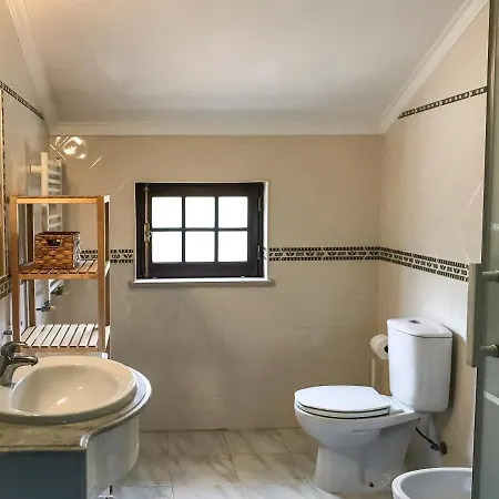 The Far End Surf House - Surf & Yoga Holidays Bed & Breakfast Lourinhã