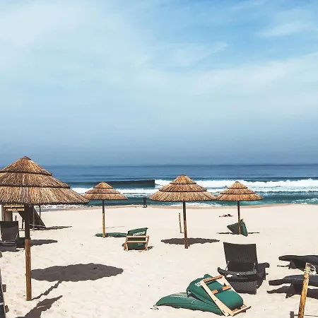 The Far End Surf House - Surf & Yoga Holidays فندق مبيت وإفطار لورينها