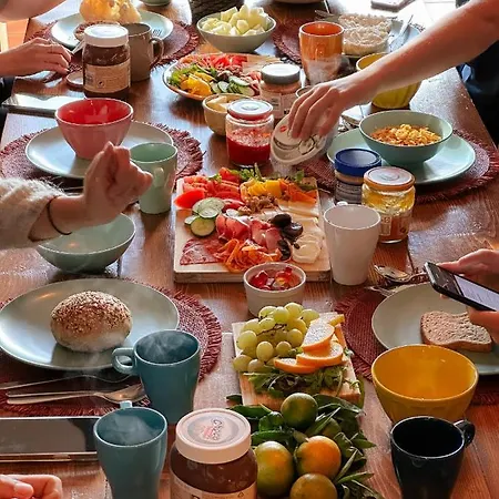 The Far End Surf House - Surf & Yoga Holidays Bed & Breakfast