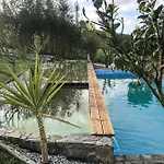 Alojamento de Acomodação e Pequeno-almoço The Far End Surf House - Surf & Yoga Holidays Lourinhã