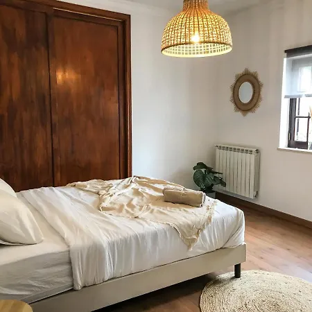 The Far End Surf House - Surf & Yoga Holidays Bed & Breakfast *