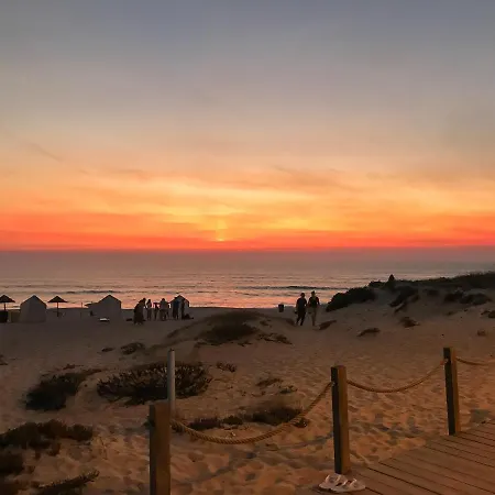 Bed & Breakfast The Far End Surf House - Surf & Yoga Holidays Lourinhã
