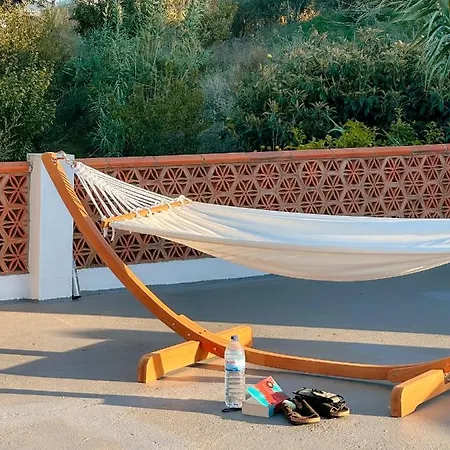 The Far End Surf House - Surf & Yoga Holidays * ロウリニャン