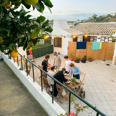 The Far End Surf House - Surf & Yoga Holidays Отель типа 