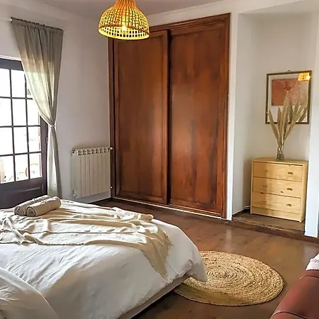 Bed and breakfast The Far End Surf House - Surf & Yoga Holidays