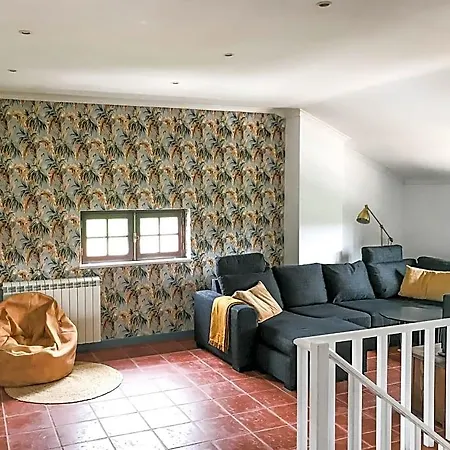 The Far End Surf House - Surf & Yoga Holidays Bed and breakfast *