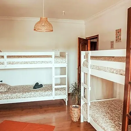 The Far End Surf House - Surf & Yoga Holidays Bed & Breakfast *