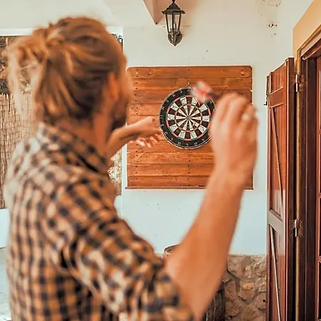 The Far End Surf House - Surf & Yoga Holidays Bed and breakfast